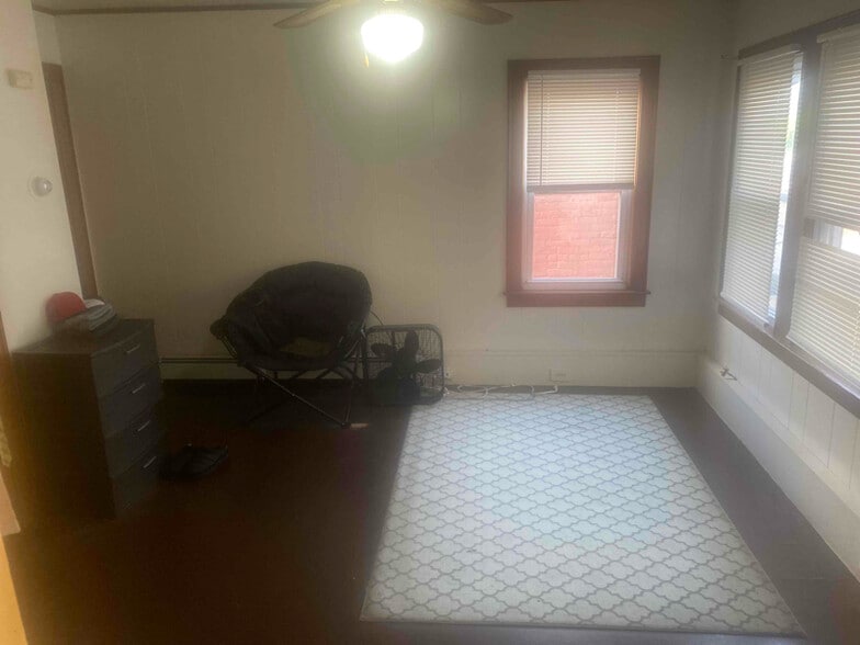 Building Photo - 132 Pike St