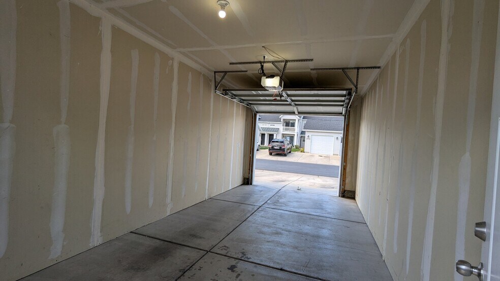 Building Photo - 2457 W 500 S