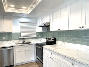 Building Photo - 2286 Via Puerta