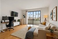 Building Photo - 209