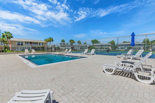 Building Photo - 4000 Gulf Terrace Dr