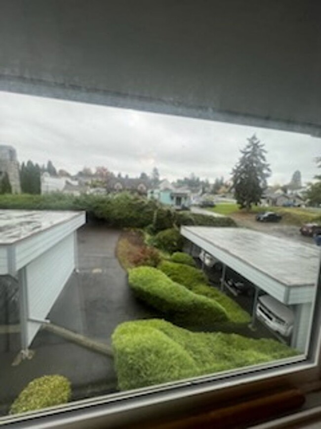 Building Photo - Top floor water front Steilacoom 1 bedroom...