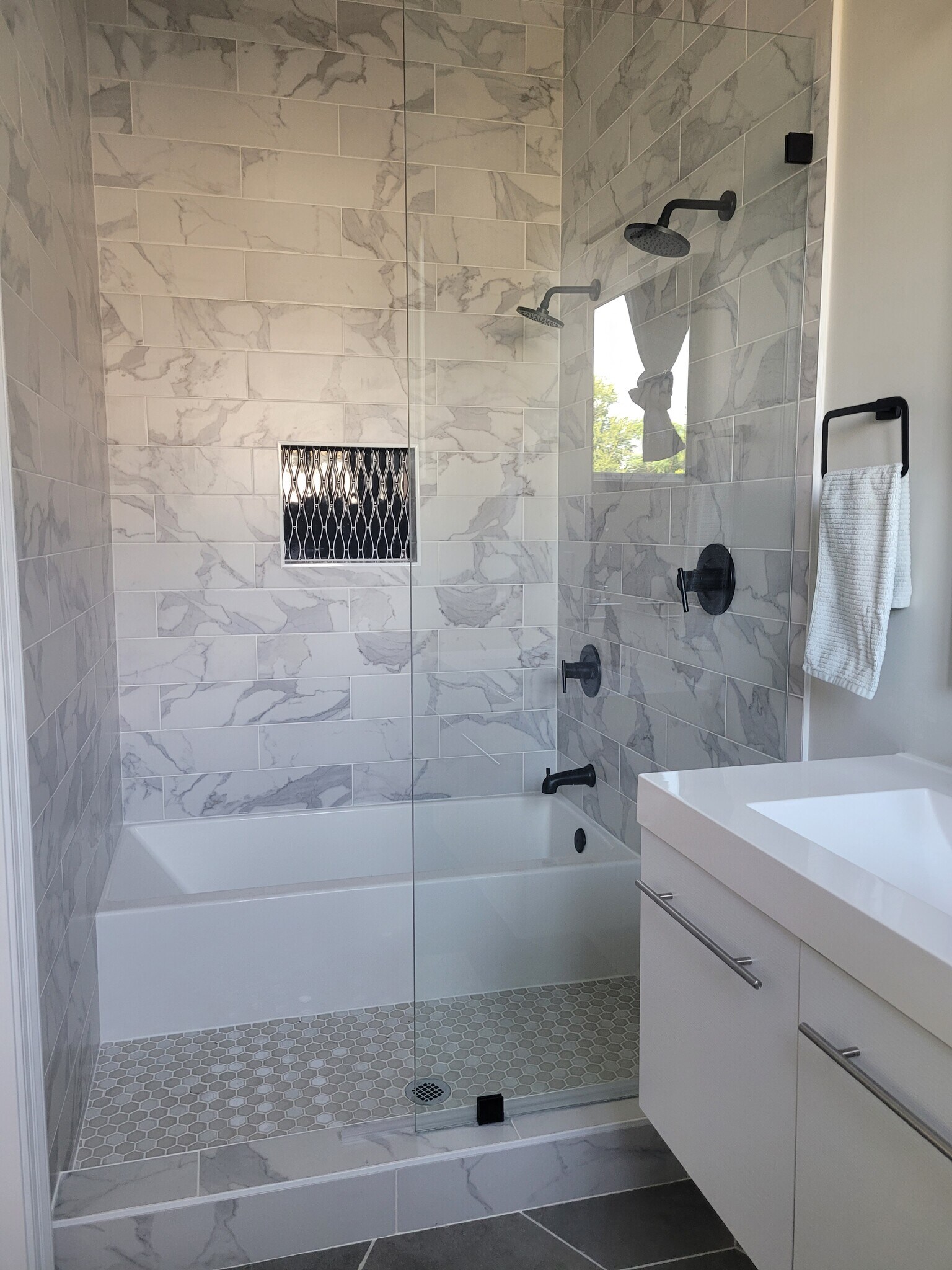 master bath - 2821 Dryades St