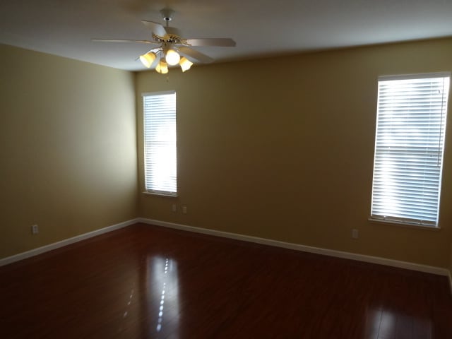 Building Photo - SINGLE STORY, 3 BEDROOM, 2 BATH, 2.5 CAR GARAGE, IN GATED COMMUNITY!