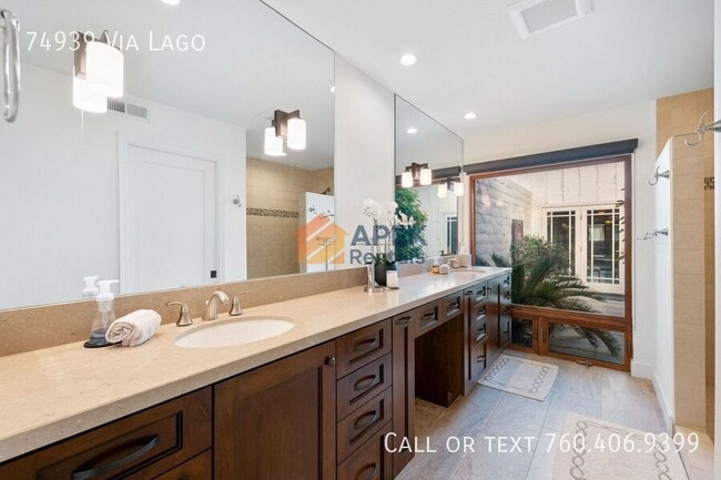 Building Photo - 74939 Vía Lago