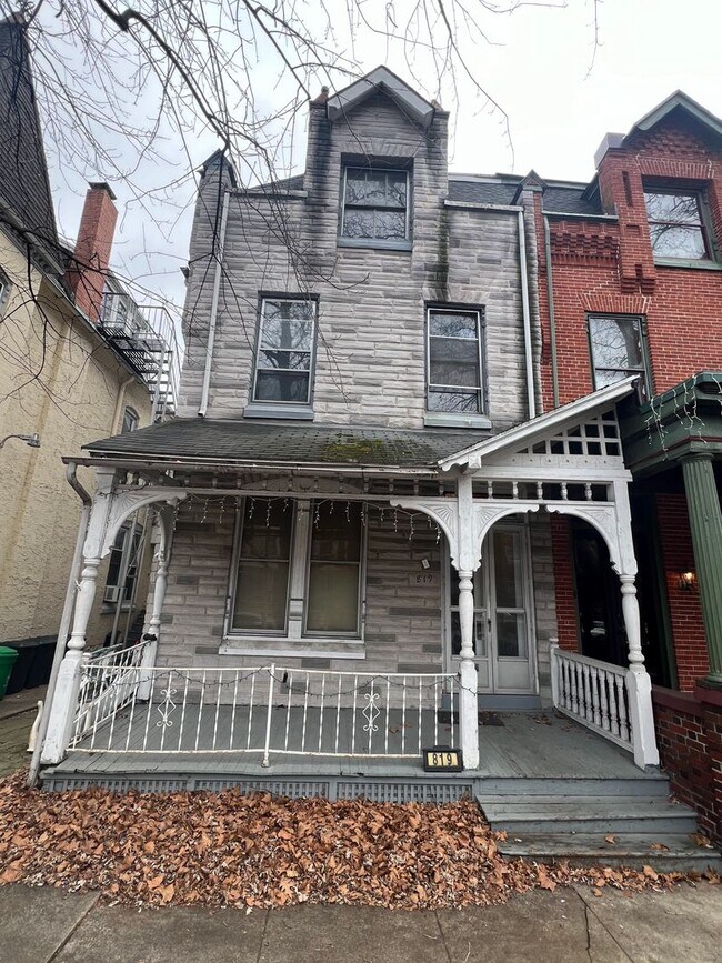 Building Photo - 819 N 5th St