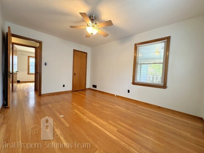 Building Photo - Beautiful home in Clintonville