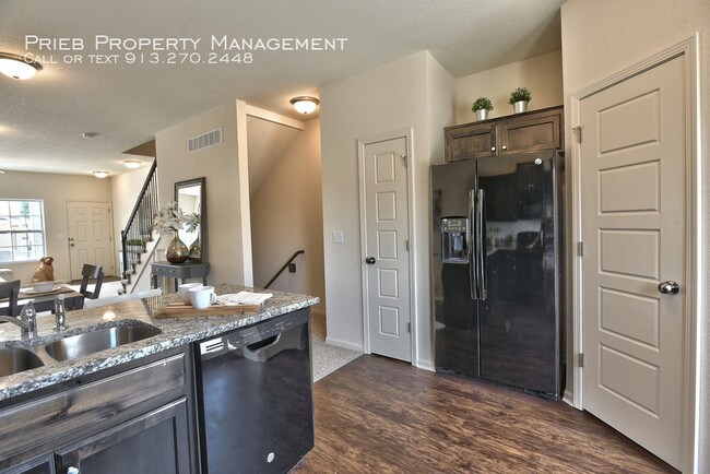 Building Photo - Prairie Haven Townhome - Available July 16th