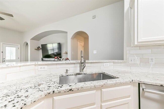 Building Photo - 18606 Walden Glen Cir