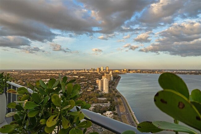 Building Photo - 3015 S Ysabella Ave