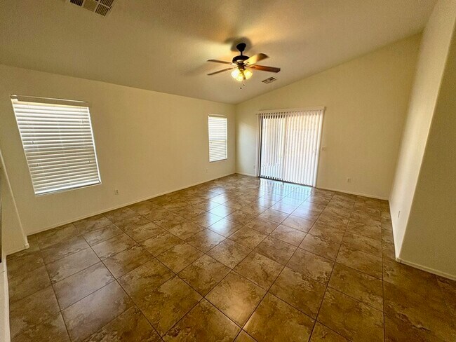 Building Photo - 7142 W Beverly Rd