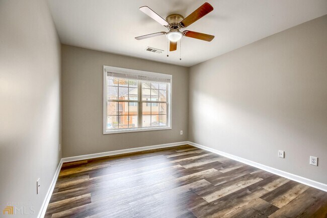 Building Photo - 2171 Waterford Park Dr