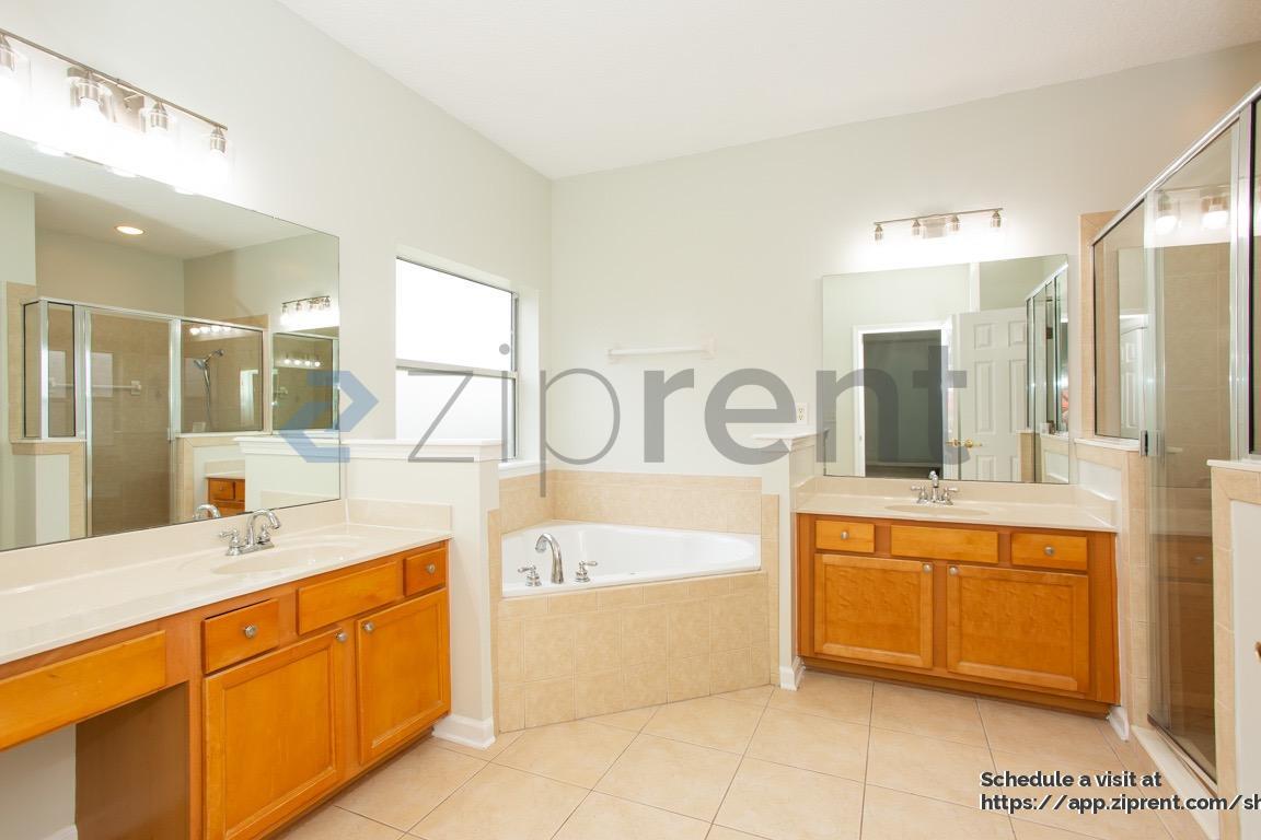 Building Photo - 909 Corsica Ln