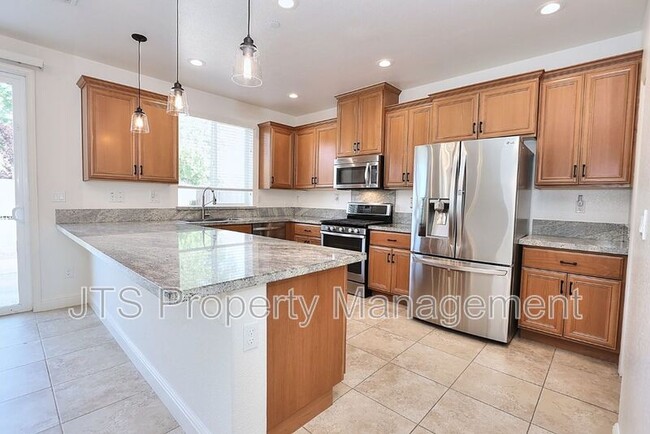 Building Photo - 3403 Oselot Way