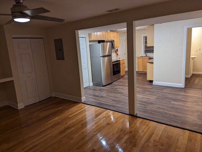 Building Photo - 41 May St