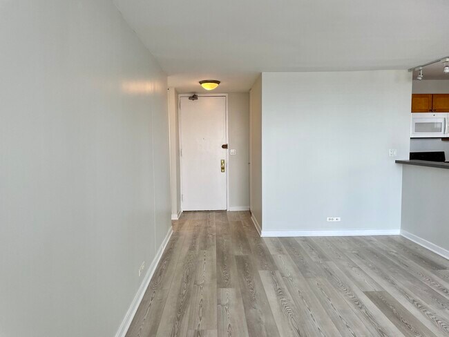 Building Photo - 655 W Irving Park Rd