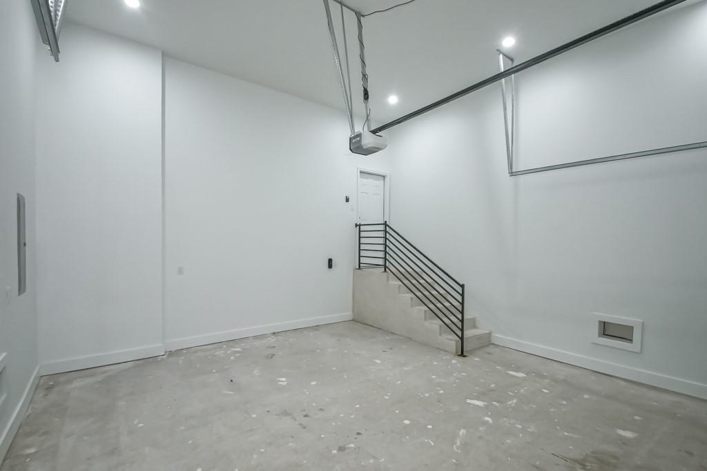 Garage 2 - 2416 Prentiss Ave