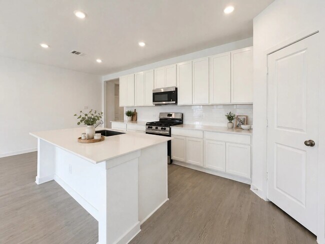 Building Photo - 513 Robin Ct