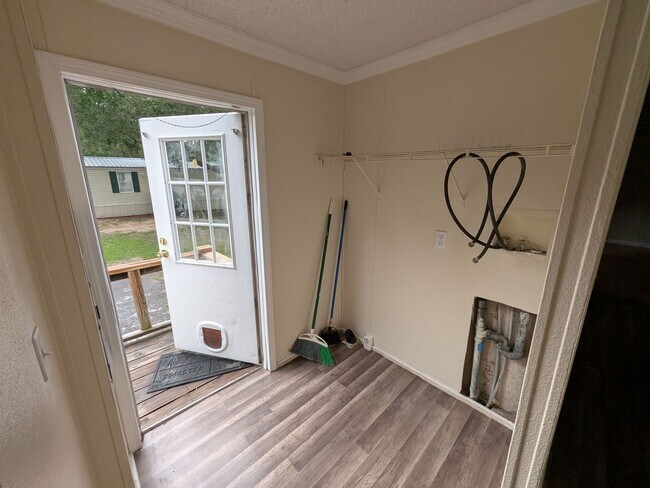 Building Photo - 7988 Hickory Hollow Dr
