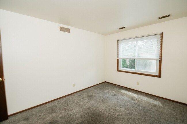 Building Photo - 3320 Randolph Pl
