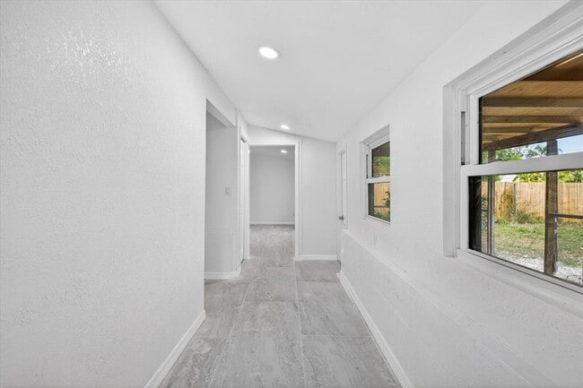 Building Photo - 5801 Magnolia St N