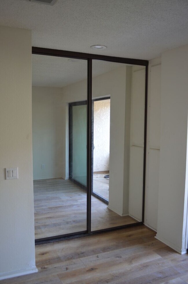 Building Photo - 464 S Calle Encilia