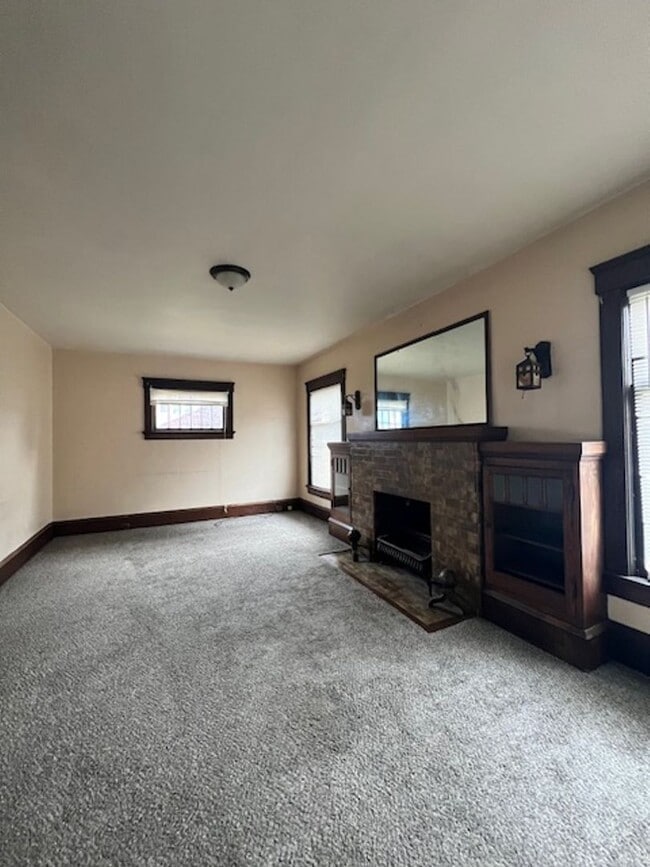 Building Photo - Very large 4 bedroom home for rent - Canton NW