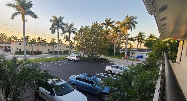 Building Photo - 2610 Providence St