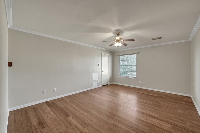 Building Photo - 10130 Woodico Dr