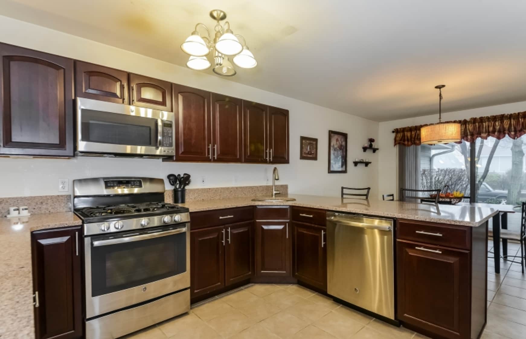 Building Photo - 94 Hagerman Ct