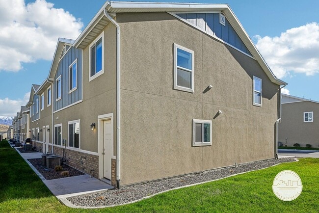 Building Photo - Dublin Farms Townhomes
