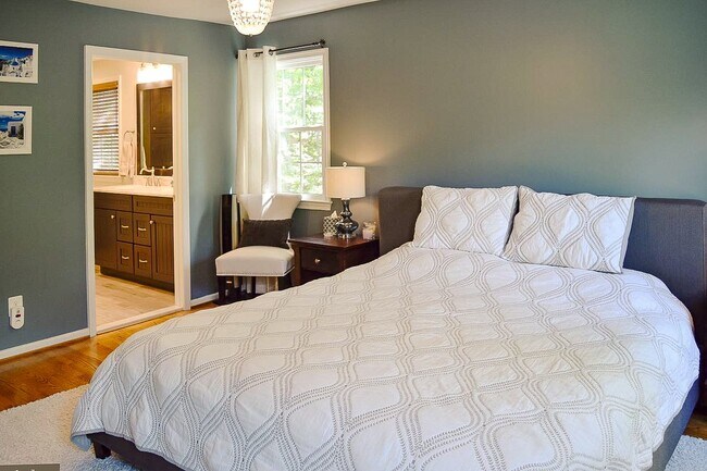 Building Photo - Extensively Renovated 4-Bedroom Home in Prime Location! Unbelievable custom kitchen.