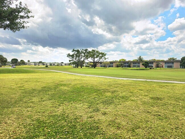 Building Photo - 719 Flanders Dr