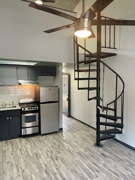 Building Photo - 1264 E 113th Ave