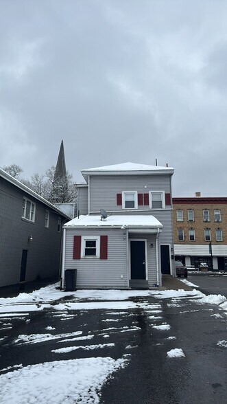 Building Photo - 319 E Main St