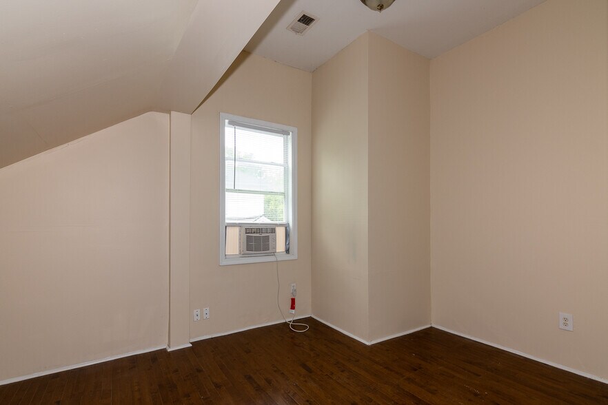 Building Photo - 644 Kentucky St