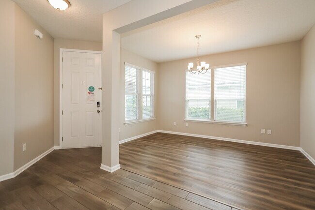 Building Photo - 3343 Spring Valley Ct