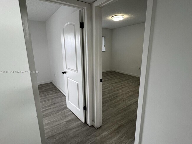 Building Photo - 9731 Hammocks Blvd