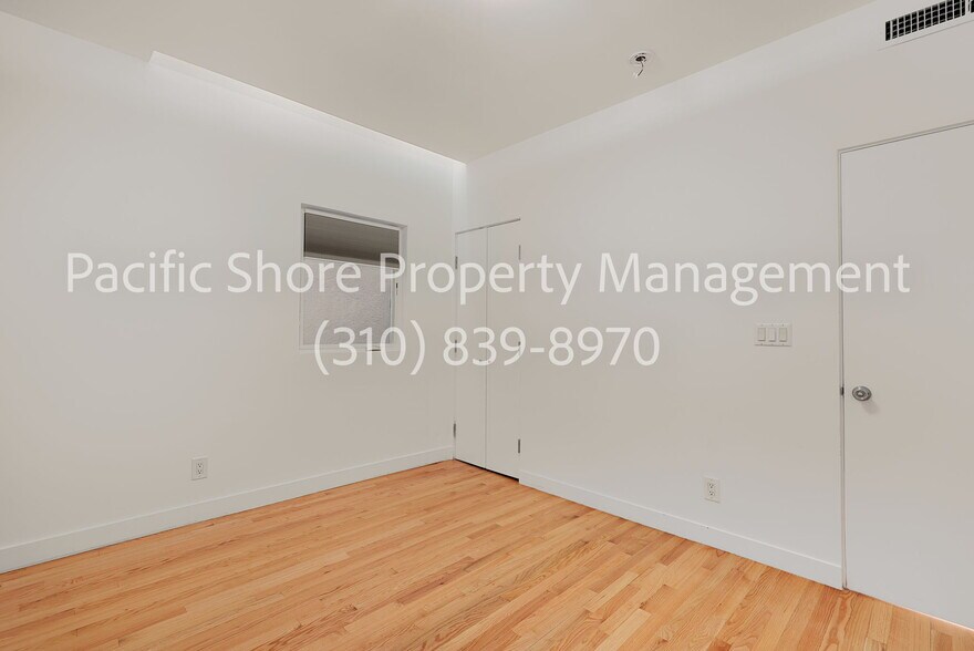 Building Photo - 545 1/2 Rose Ave