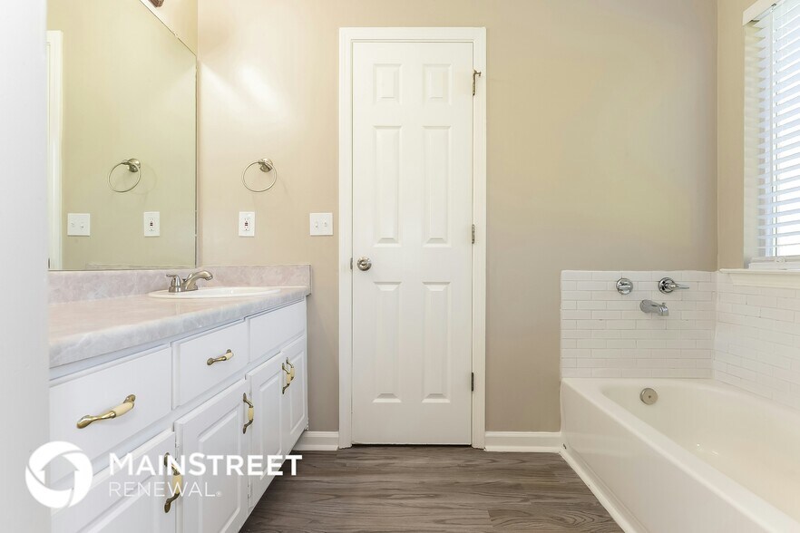 Building Photo - 45 Belmont Cove