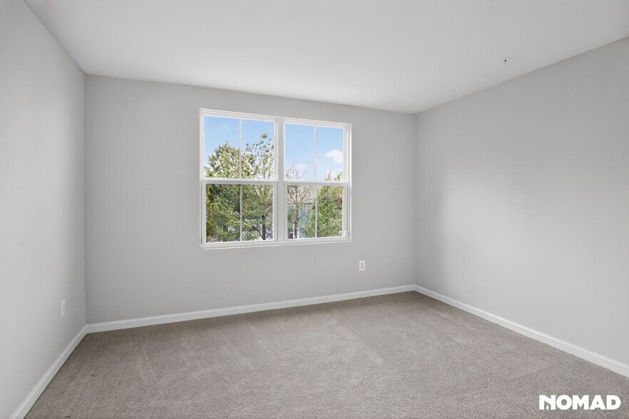 Building Photo - 611 Yellow Bill Ln