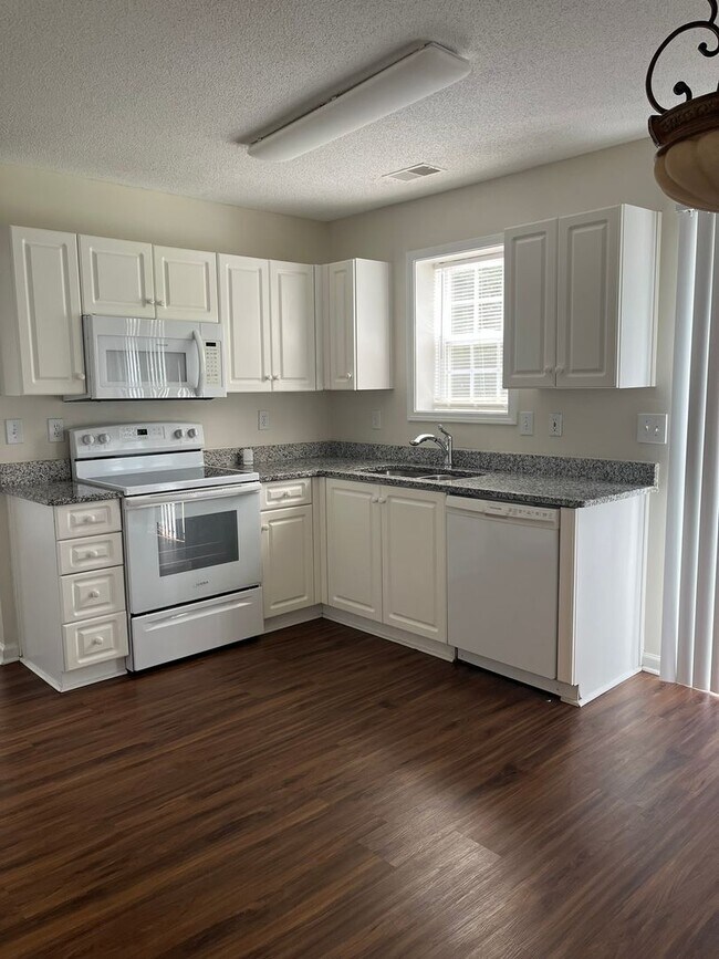 Building Photo - 108 Faskin Ln