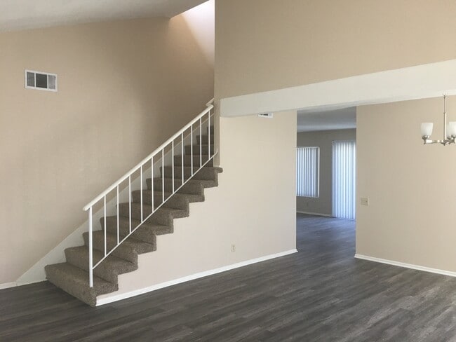 Building Photo - Stunning 5-Bedroom Home for Rent in Desirable Corona Neighborhood!