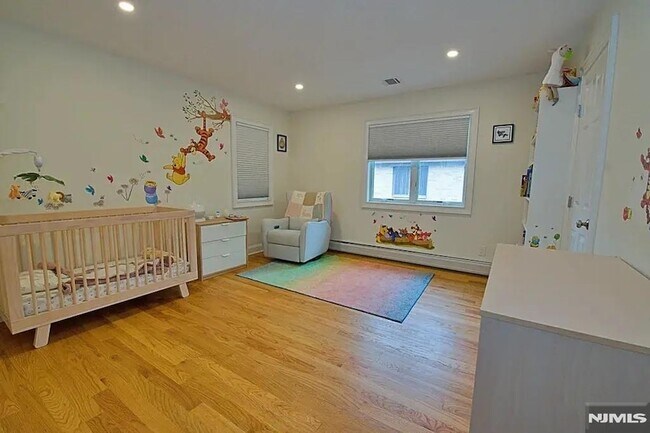 Building Photo - 2408 Hammett Ave