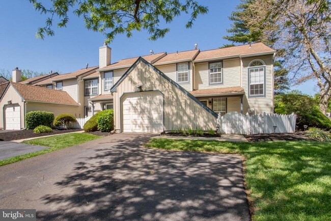 Building Photo - 1739 McNelis Dr