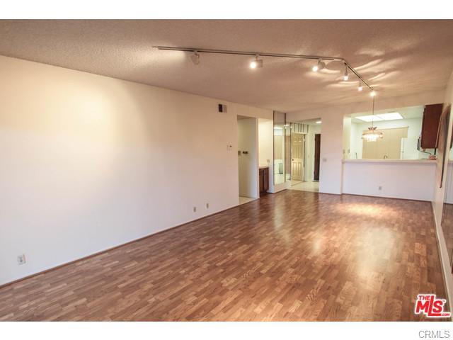 Building Photo - 941 W Carson St