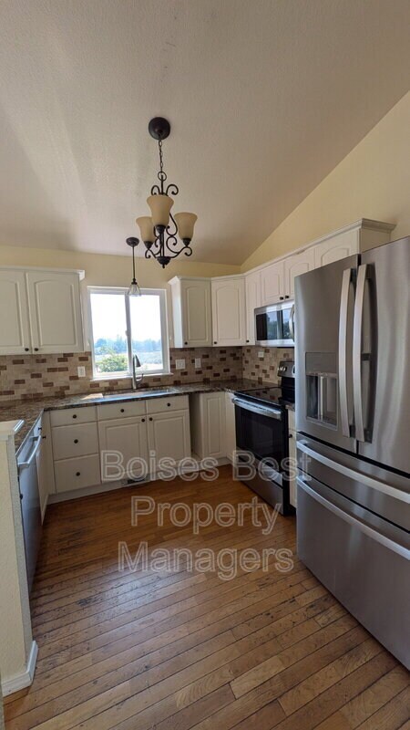 Building Photo - 5734 S Hollyhock Pl