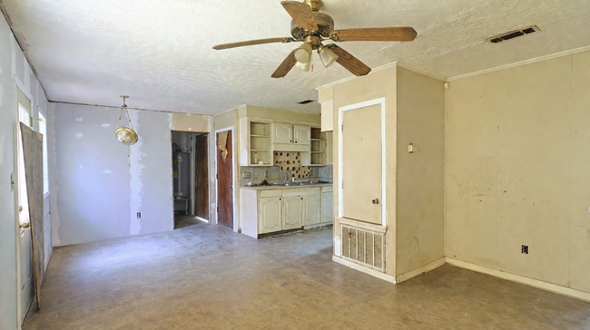 Building Photo - 6605 George Washington Dr