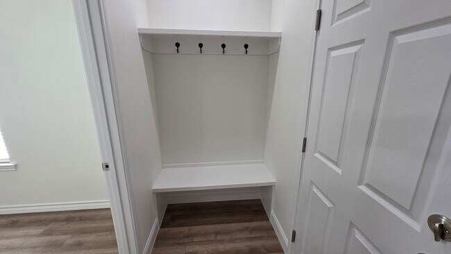 Building Photo - 1004 Killdeer Ct