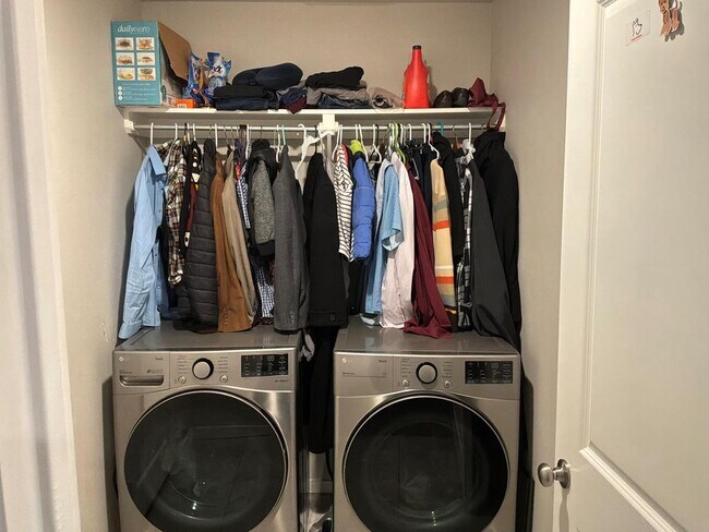 Building Photo - 1303 Terra Cotta St